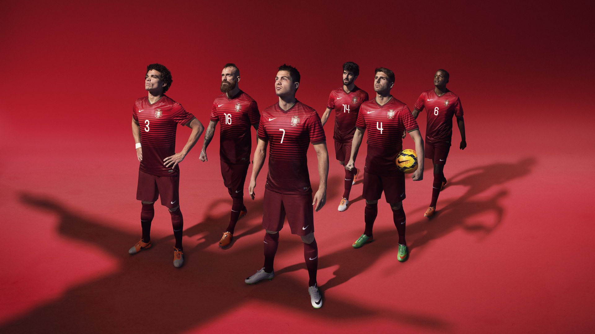 教练布阵是否应更多考虑边路球员身体对抗能力,教练员队伍